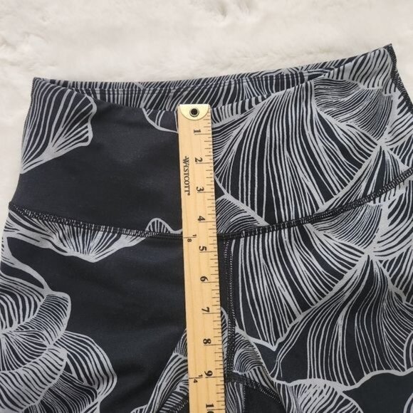 The north Face leggings size M - Picture 5 of 13